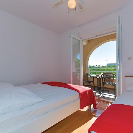 Gorgeous Apartment In Vodice With Kitchen Eksteriør bilde
